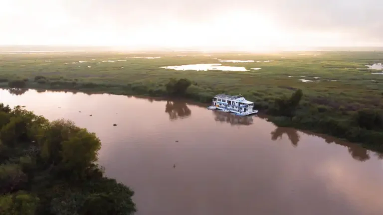 golden-dorado-river-cruiser-5